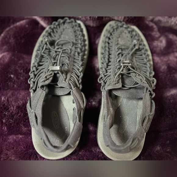 Keen - Picture 3 of 4